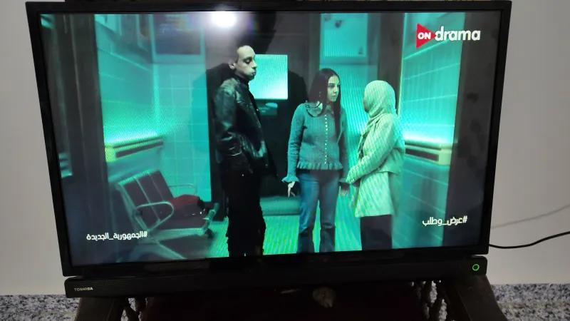 شاشه ٣٢ بوصه توشيبا