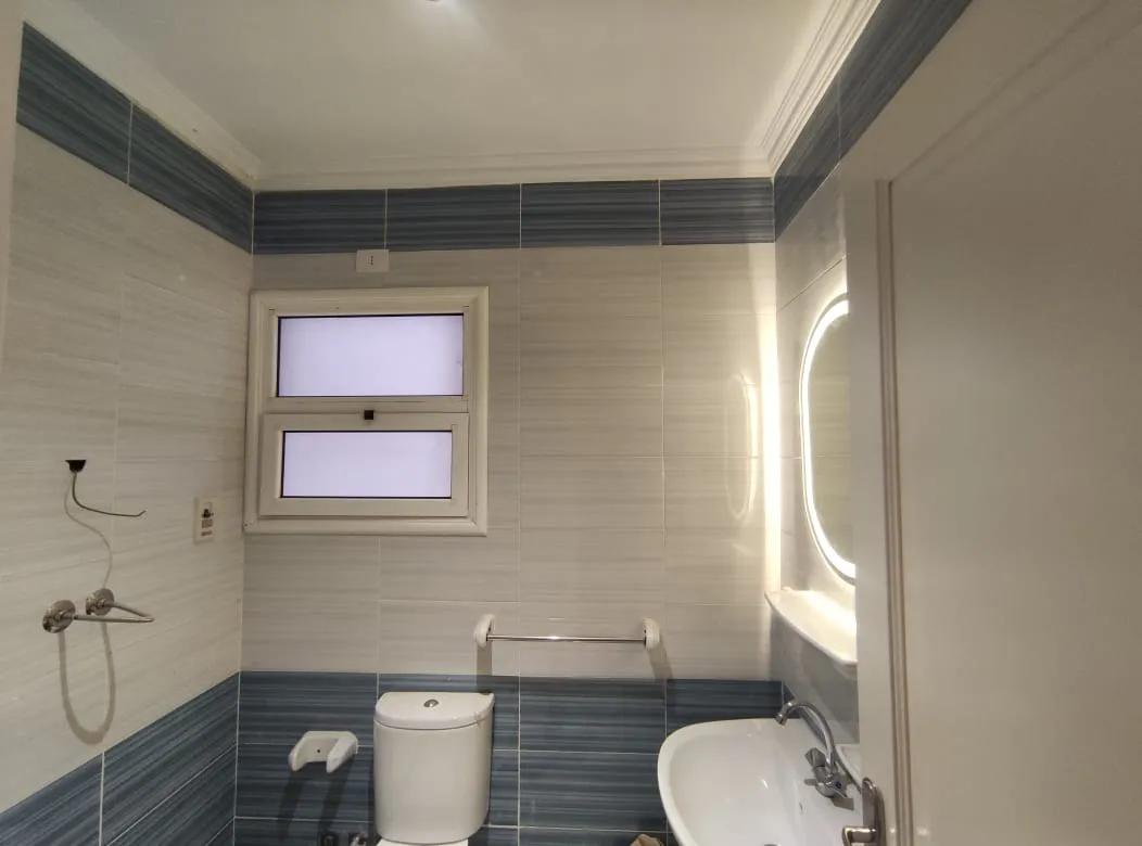 للإيجار مفروش في مدينتي فرش فندقي - ثلاث غرف و اثنين حمام - فيو جاردن