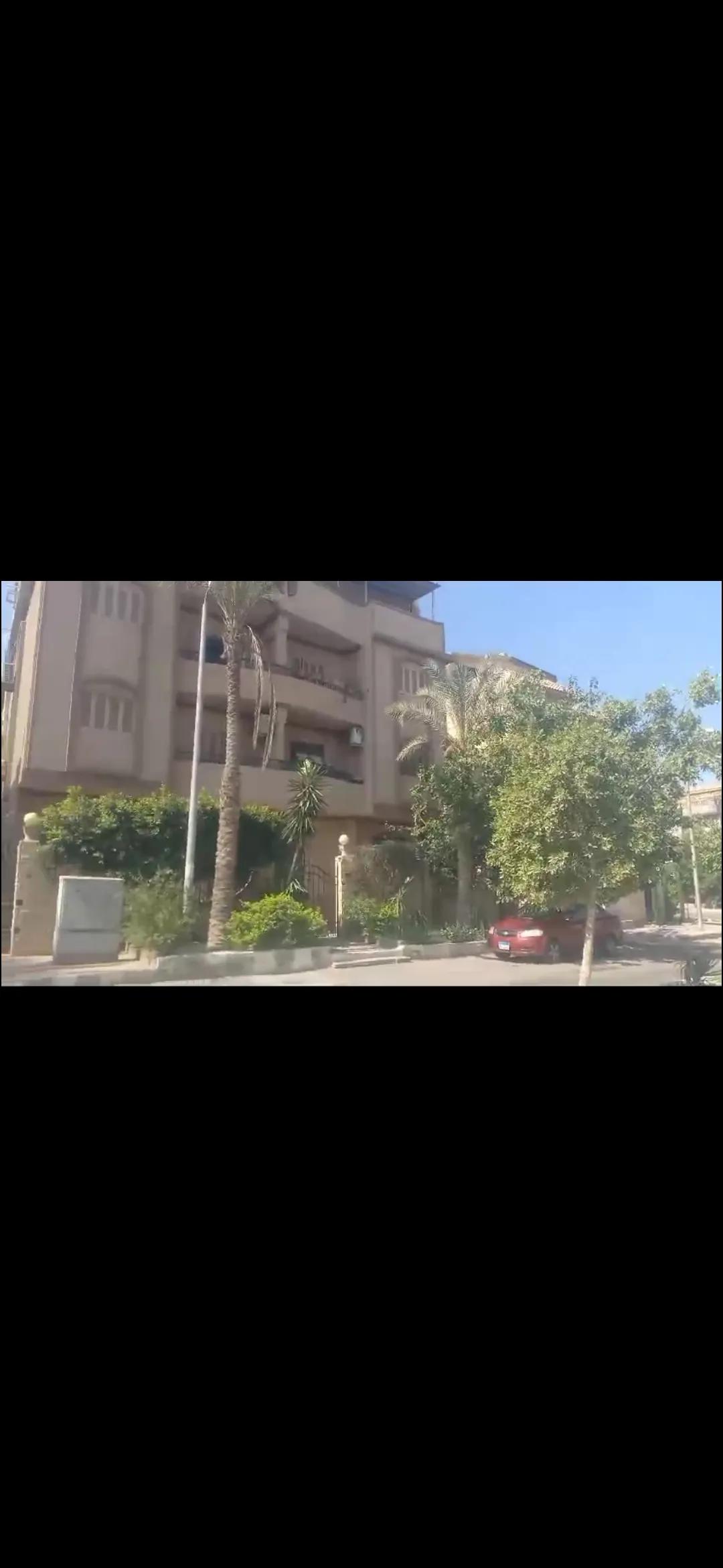 شقة في الحي الثاني التجمع الخامس بجوار بهيج للاسماك