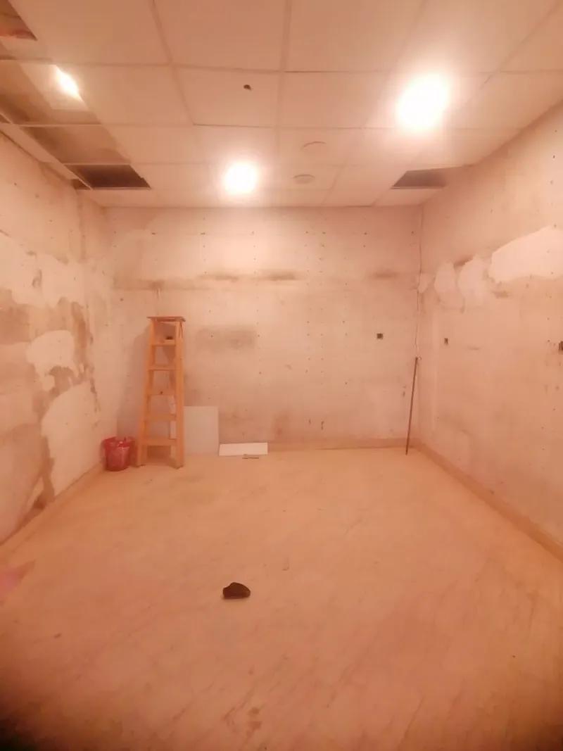 محل لايجار ١٢ الف – اخر شارع الجزائر قرب نادى البساتين - البساتين