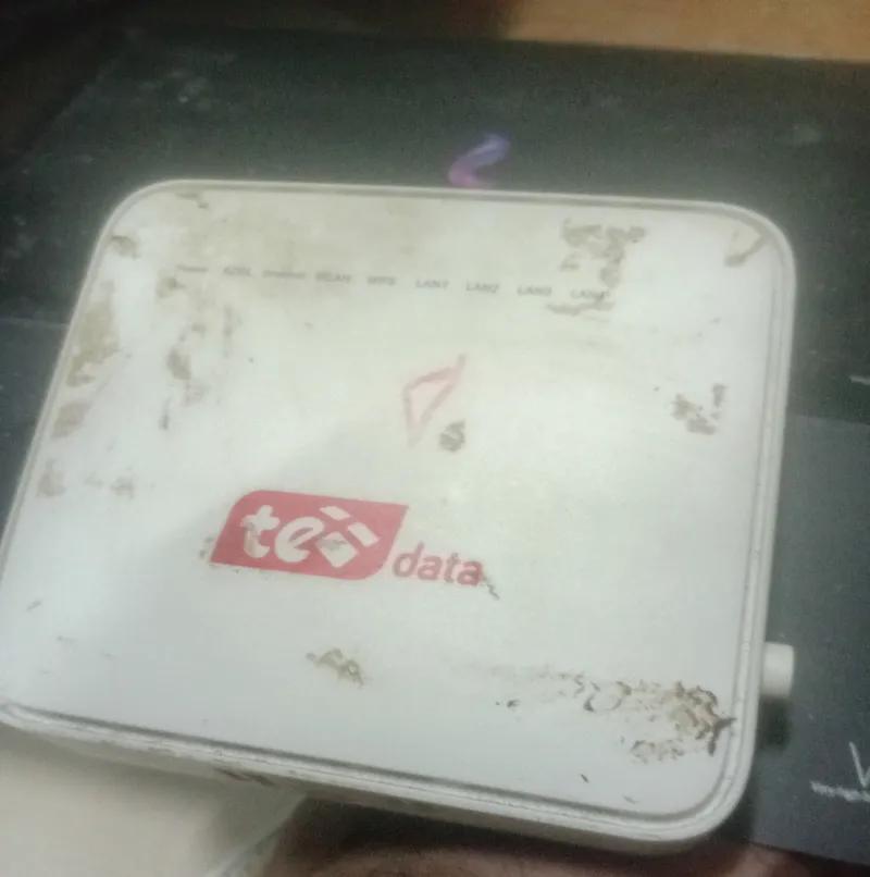 راوتر مستعمل بحالة جيدة ومعاه العلبة والادبتور we في الجمرك, الإسكندرية - 400 EGP