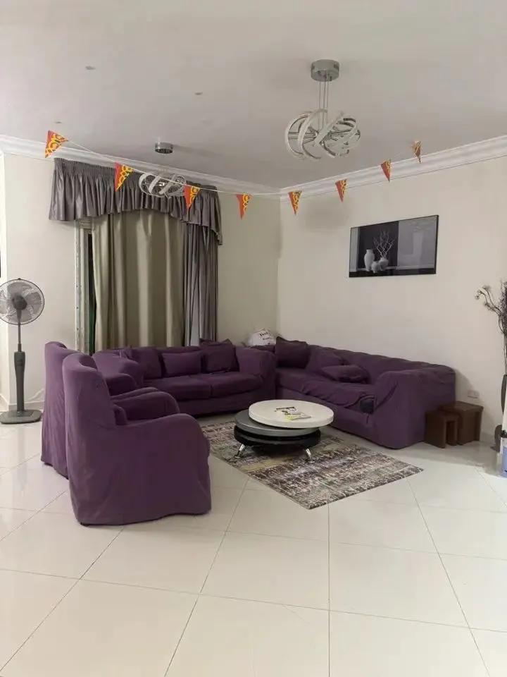 شقه مميزه بالحى السابع 200م تشطيب سوبر لوكس اول بلكونه امامى