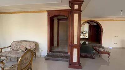 دور كامل في فيلا بالحي السابع مدينه العبور علي المفتاح في مدينة العبور, القاهرة - 12,000,000 جنيه