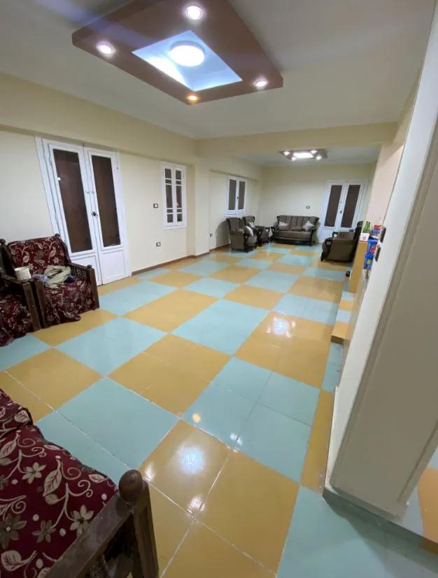 شقه للبيع في فيصل في شارع الطالبيه الرئيسي - بالقرب من ميدان الساعه