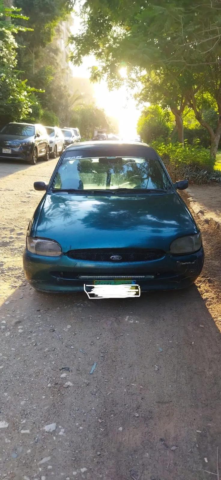 سيارة فورد اسكورت ٩٩