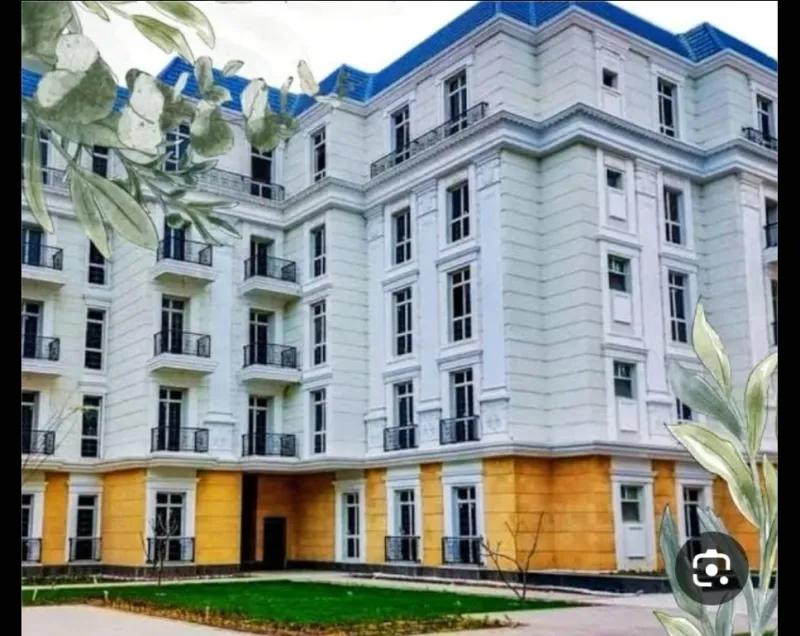 شالية بالحى اللاتيني الساحل الشمالى متشطبة للبيع