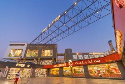 للايجار مطعم او كافية - في مول THE MARKET - القاهرة الجديدة