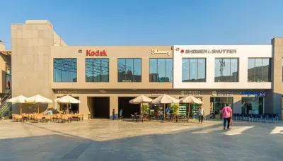 للايجار محل تجاري -في مول علي محور رئيسي- القاهرة الجديدة