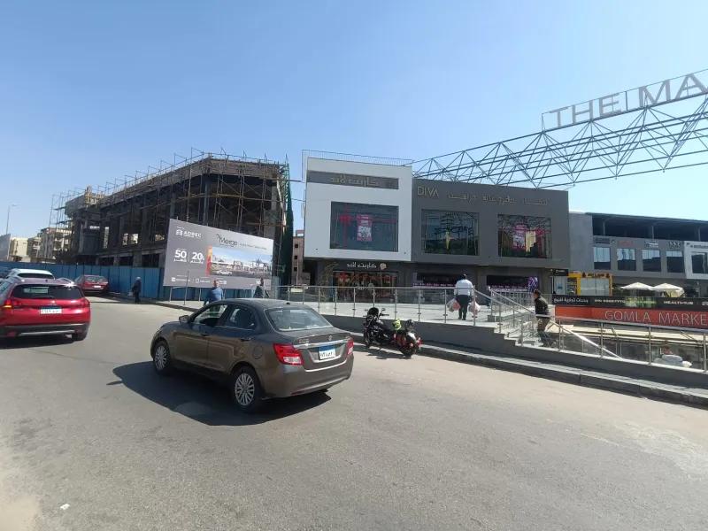 محل تجاري للبيع-في مول THE MARKET-القاهرة الجديدة