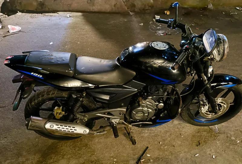 موتسيكل بلسر180