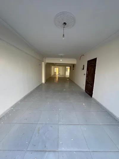 محل للبيع بالهضبه الوسطي ش كلية صيدله في شارع الجامعة الحديثة, الهضبة الوسطي, المقطم, القاهرة - 480,000 جنيه