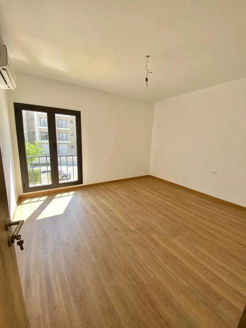 شقة للبيع في فيفث سكوير