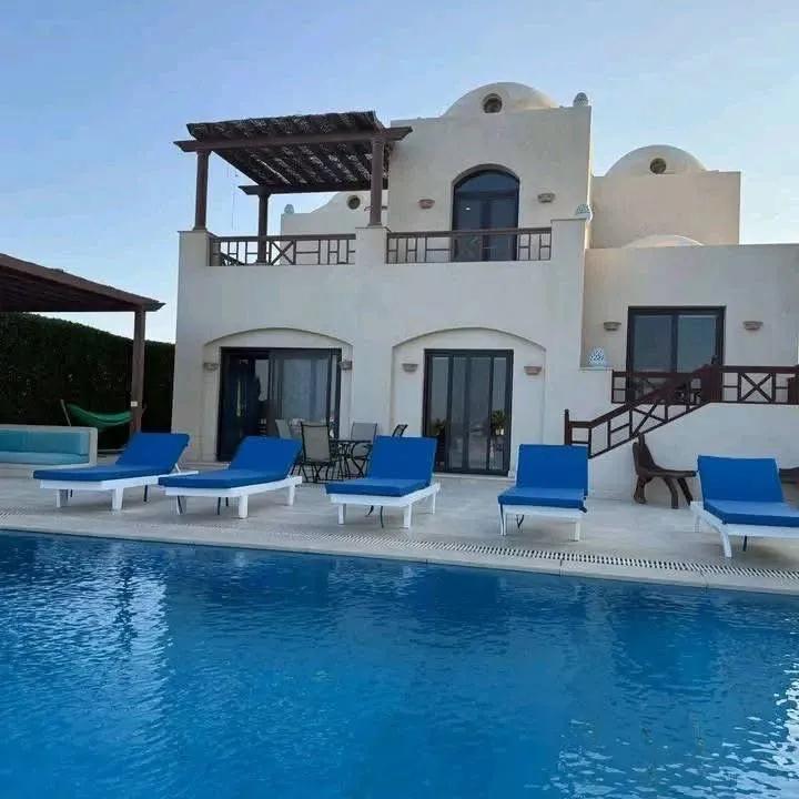 تاون هاوس استلام فوري + متشطب بالكامل بڤيو مباشر علي البحر