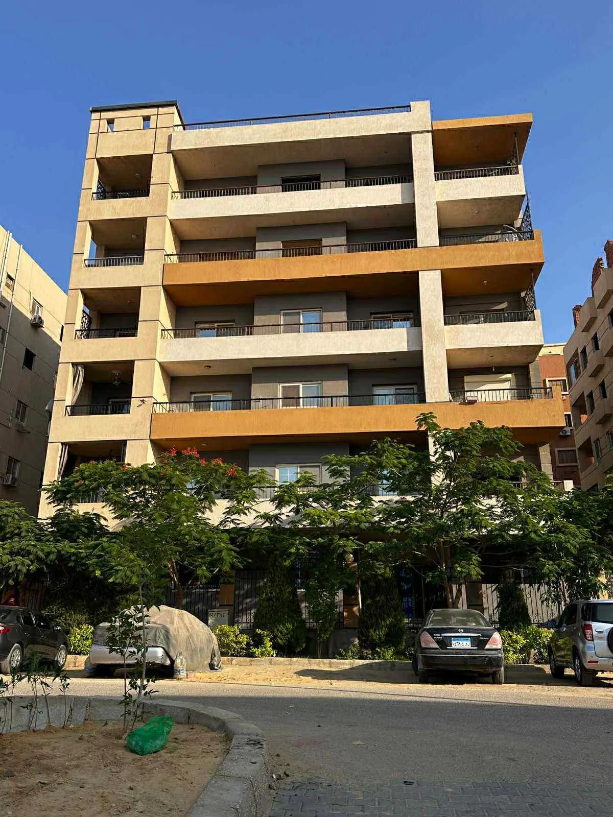 شقه بالشروق المستثمر الصغير 143 متر