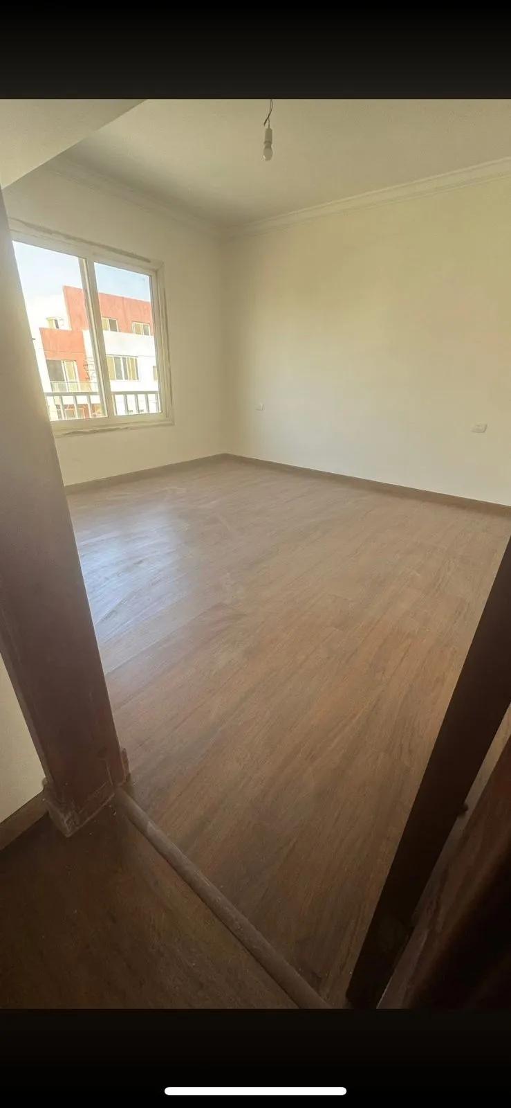 بنت هاوس للبيع