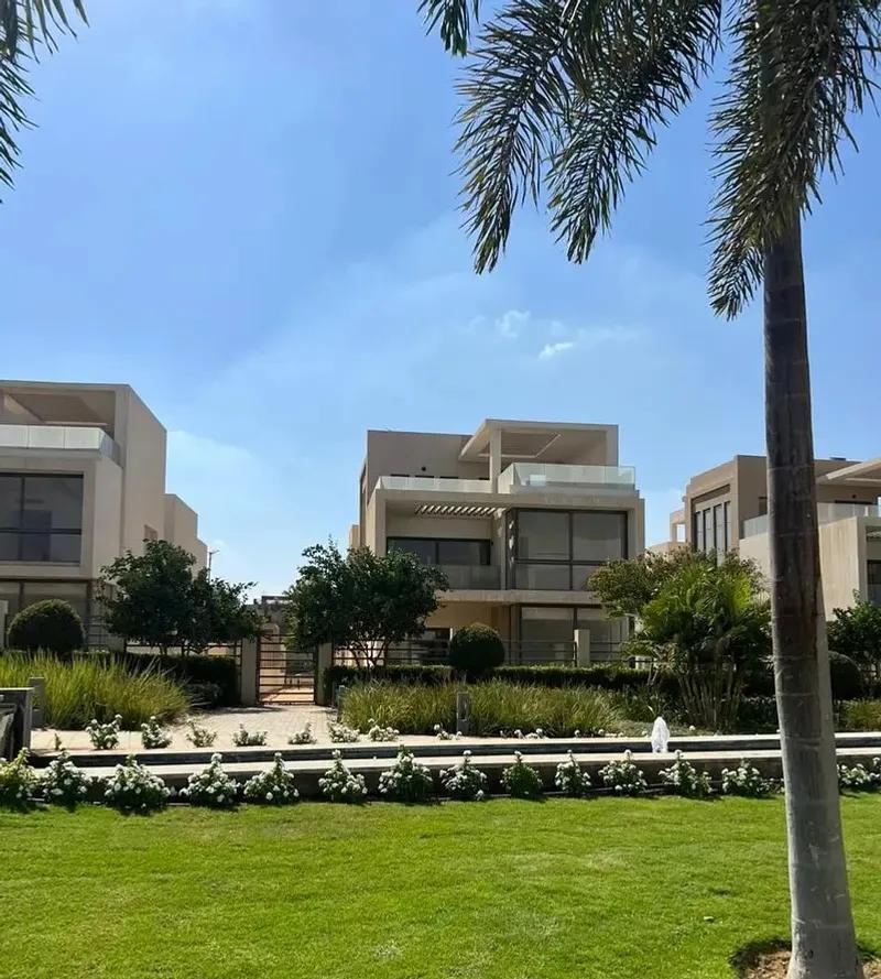 فیلا للبيع في فيفث سكوير