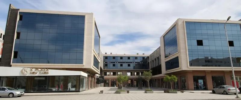 محل ارضي واجهة جاهز للمعاينة متاجر ب 80 الف شهريا قلب التجمع