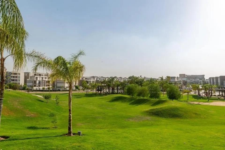 شقة للبيع في كمبوند تاج سيتي - خصم 42 % + تقسيط 6 سنوات