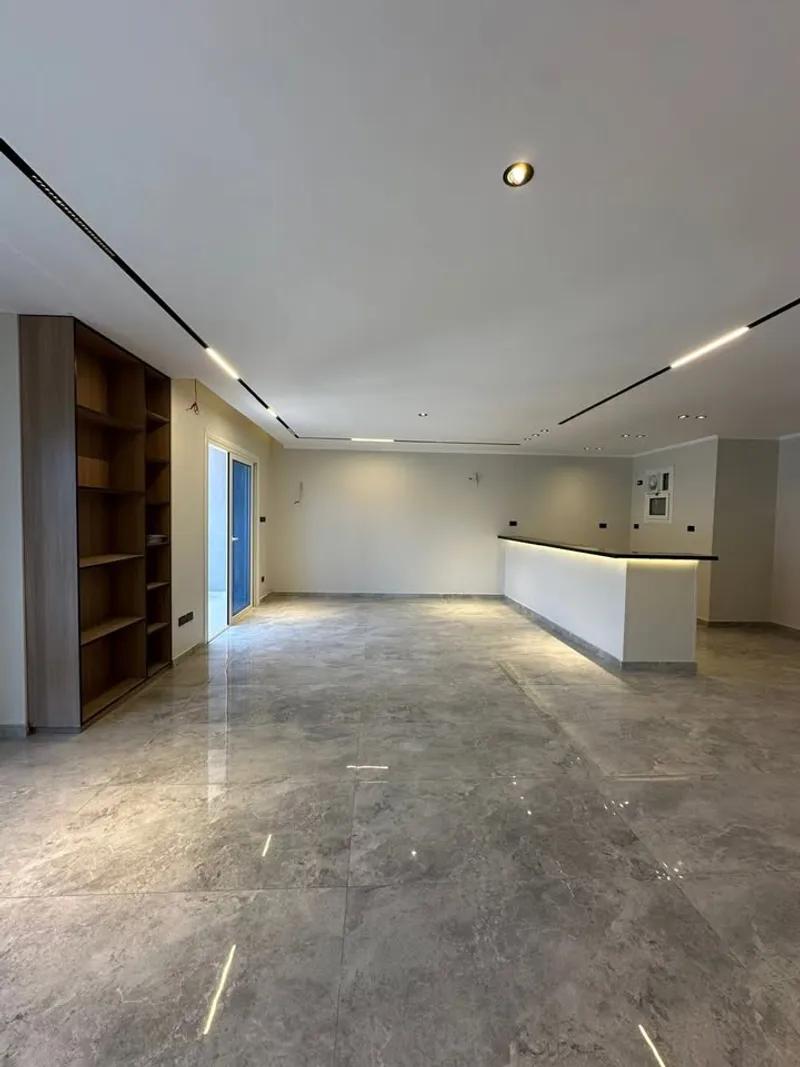 شقة للبيع في امورادا