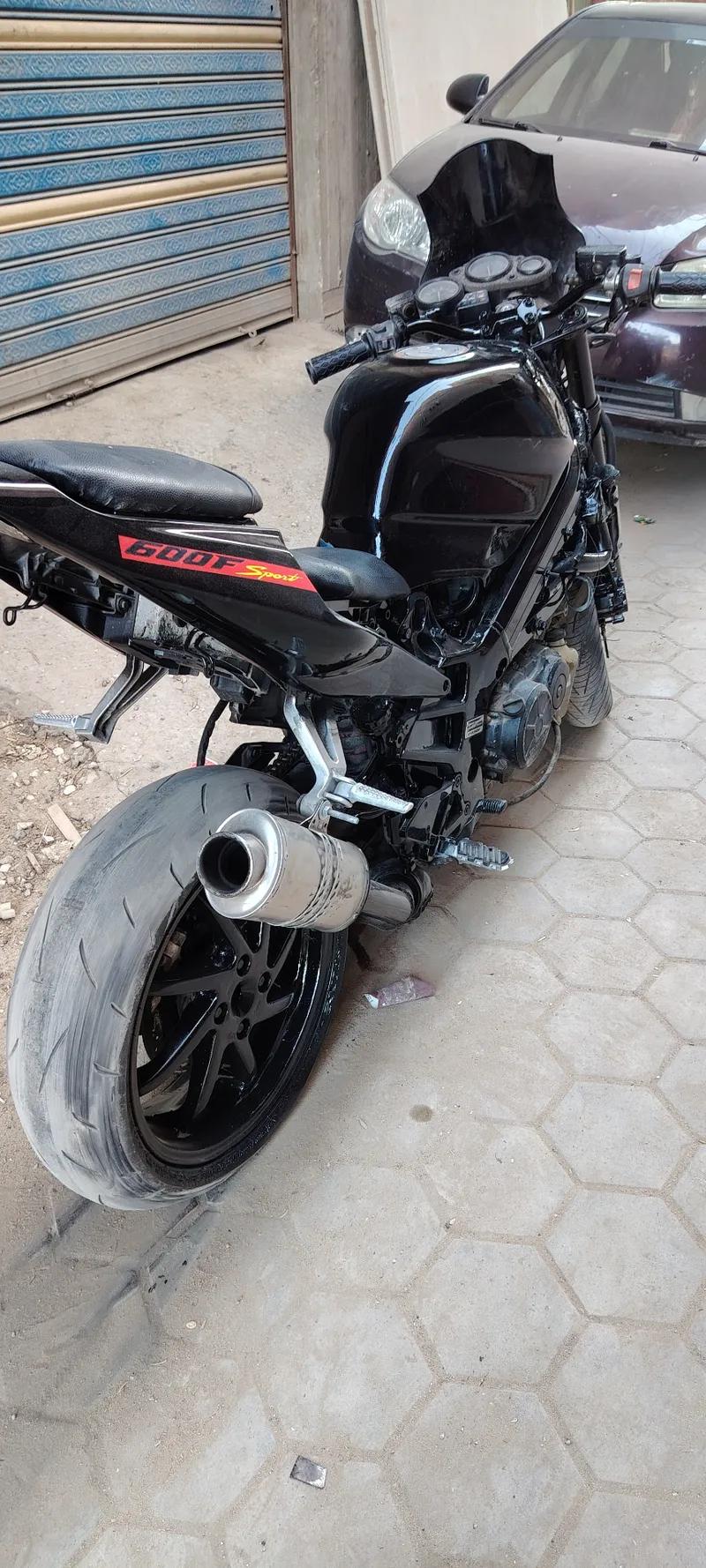 مركبات دراجات نارية 2000