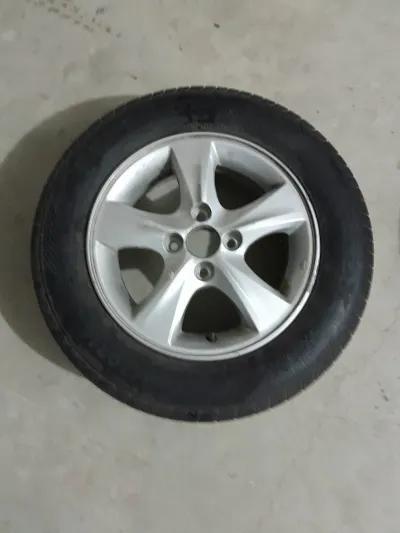 فردة جنط واحدة بالكاوتش اكسنت2010rb