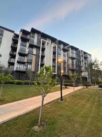 متاح للبيع شقة ٩٥م في مدينتي b8 افضل اماكن في مدينتي في مدينتي, القاهرة - 900,000 جنيه