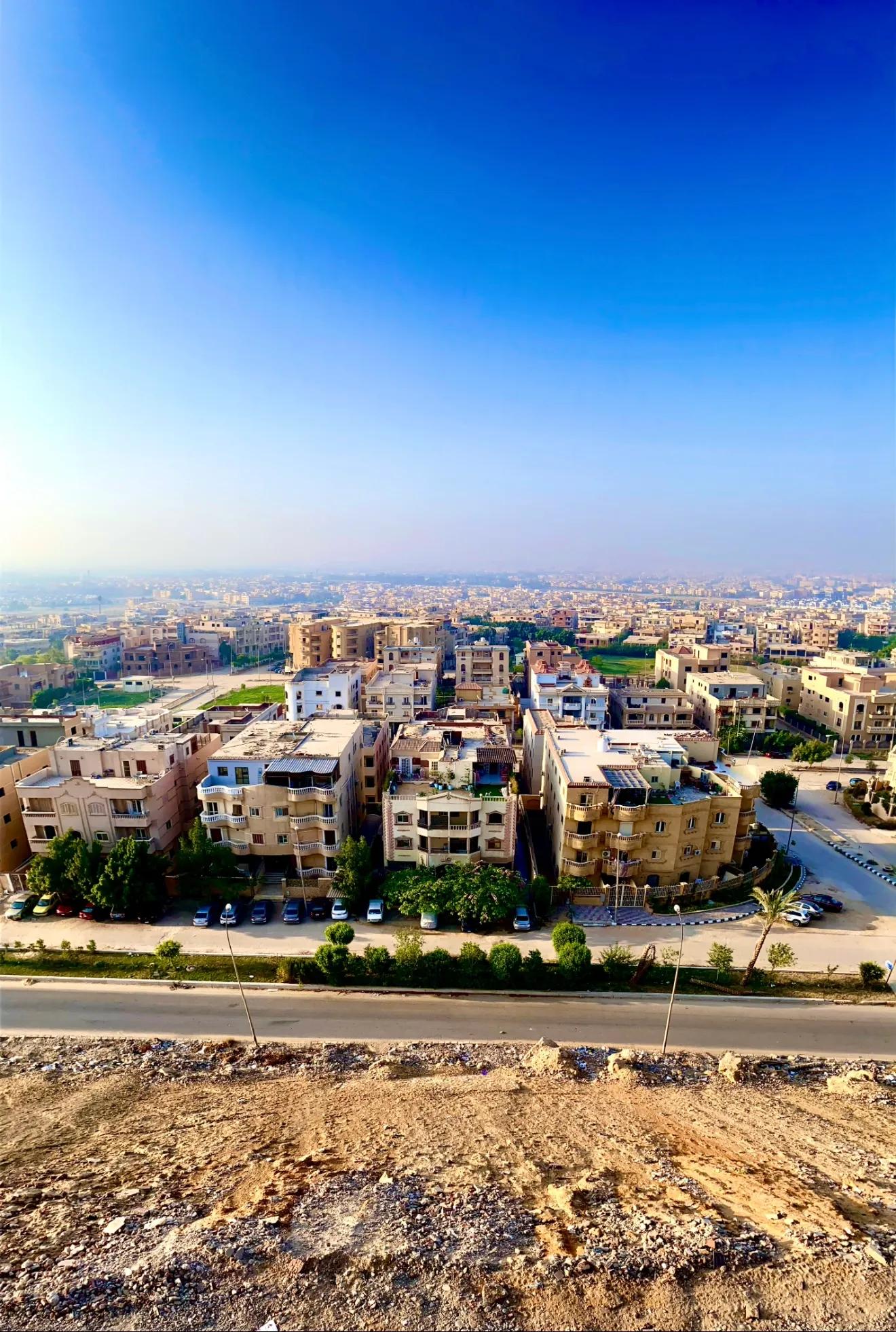 شقه للبيت في مدينه العبور علي احلي فيو مساحه ١٧٠م