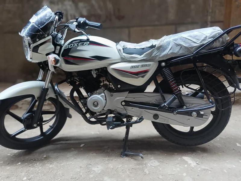 باجاج بوكسر 2025