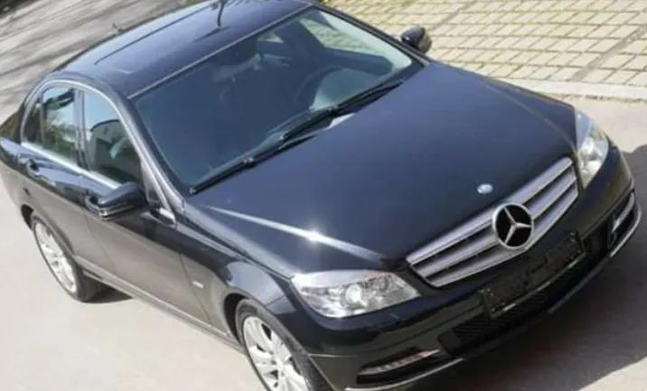 مرسيدس C180 فابريكه بالكامل 100% فتحه سقف هاي لاين