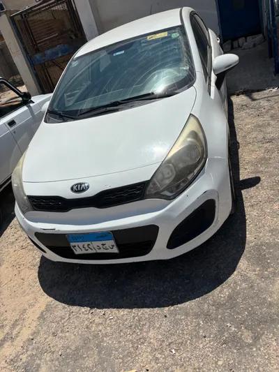 كيا ريو هاتشباك ٢٠١٥ ابيض في سموحة, الإسكندرية - 670,000 جنيه