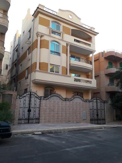 فرصة نادرة - للبيع عمارة بالحى الأول 6 أكتوبر ألترا سوبر لوكس أول يد في شارع سنتر رباح, الحي الاول, 6 أكتوبر, الجيزة - 34,000,000 جنيه