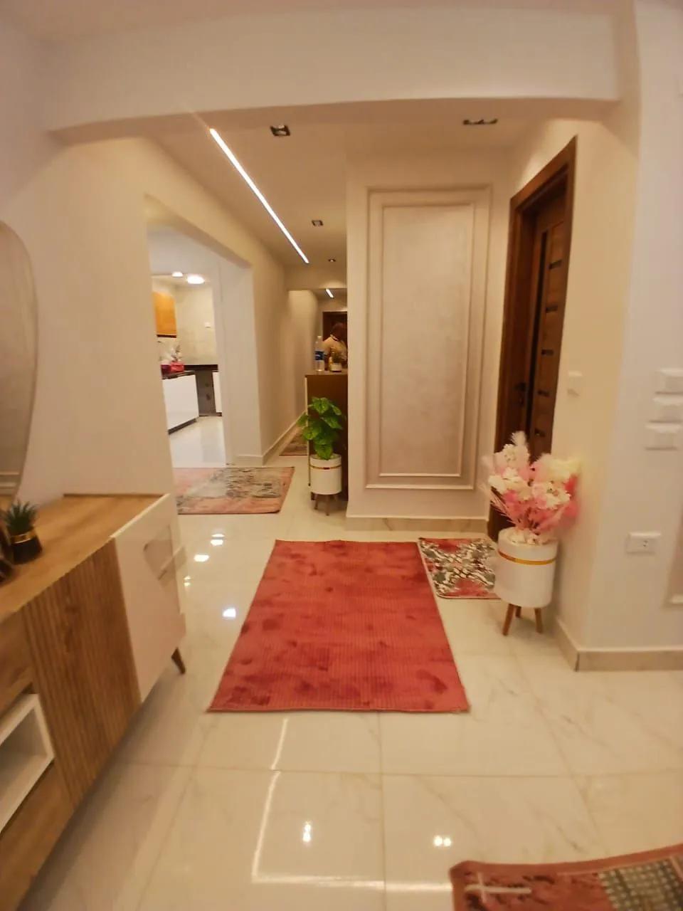 شقه فاخره ١٨٠م مفروشه ف مكان راقي