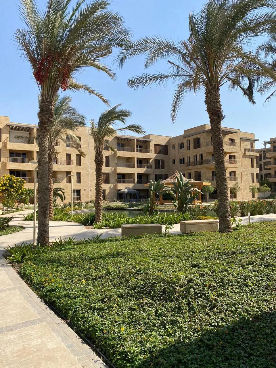 شقة للبيع 156م في تاج سيتي أمام مطار القاهرة الدولي بمقدم لقطة