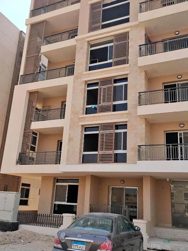 شقة للبيع في تاج سيتي