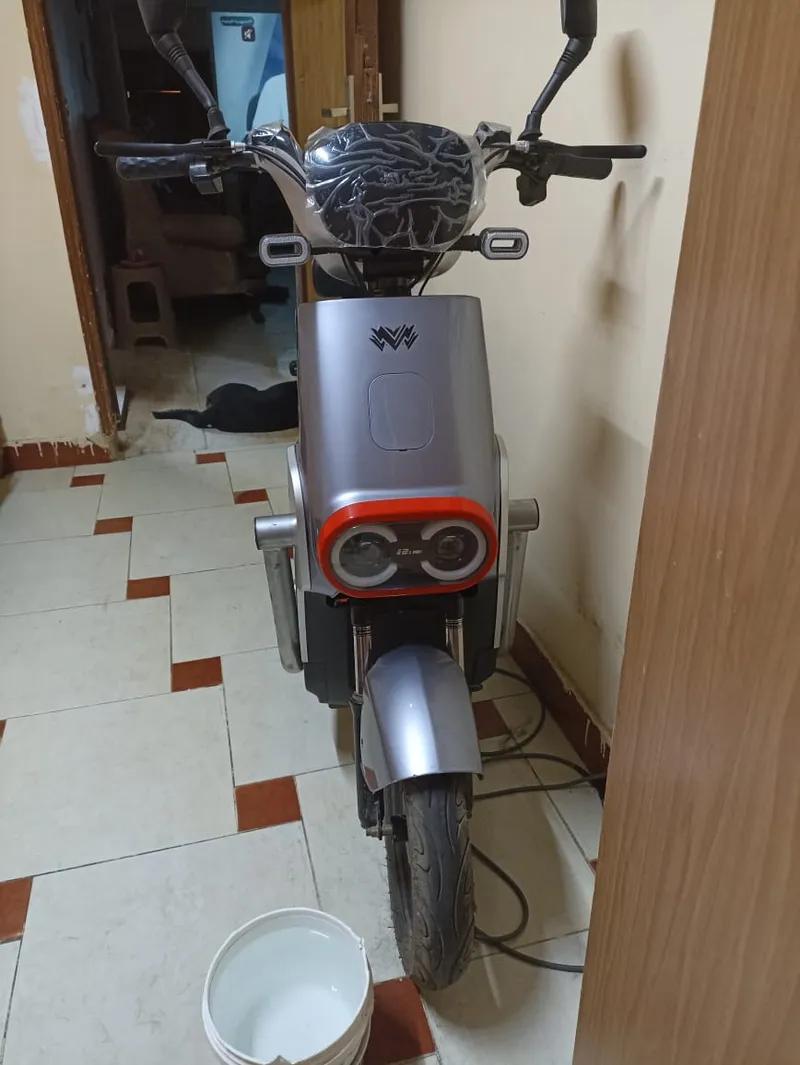 دراجات نارية سكوتر كهربائي 2025