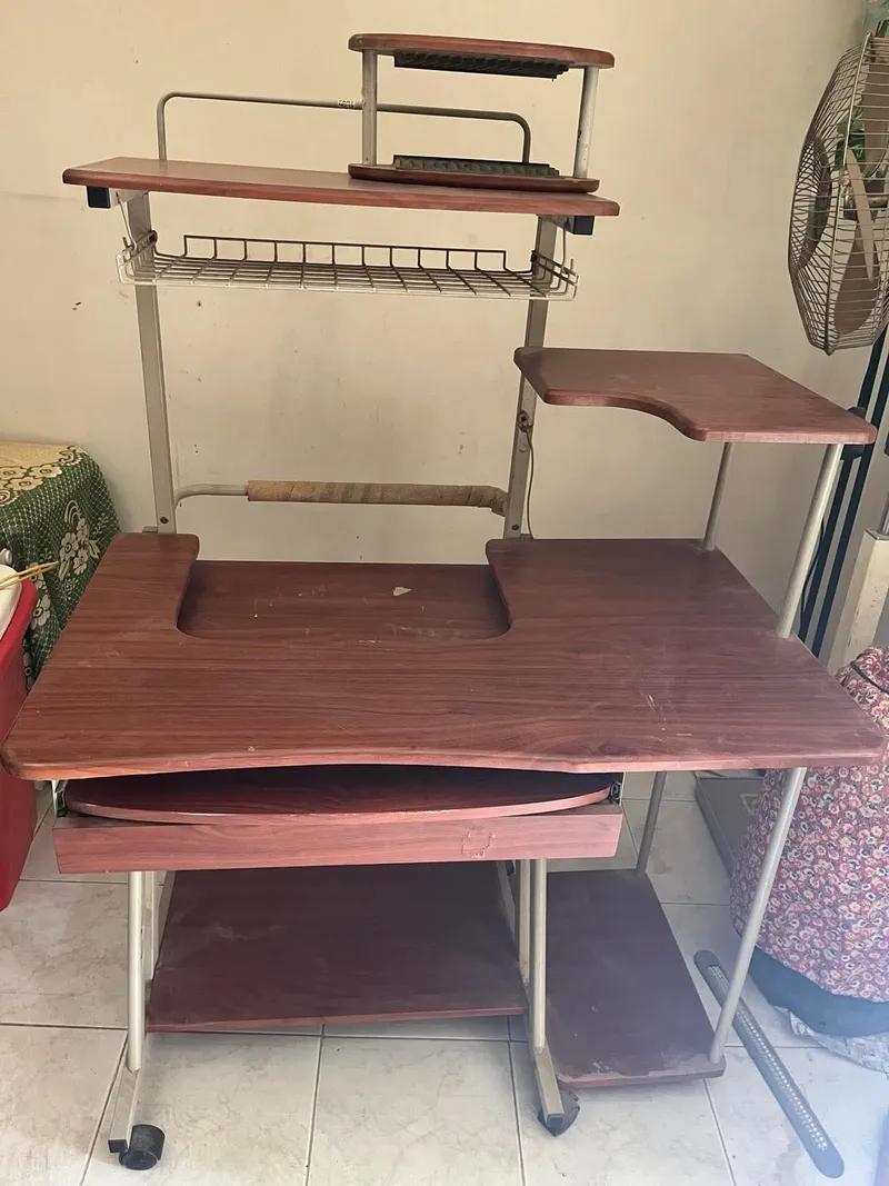 مكتب كمبيوتر في 6 أكتوبر, الجيزة - 600 EGP