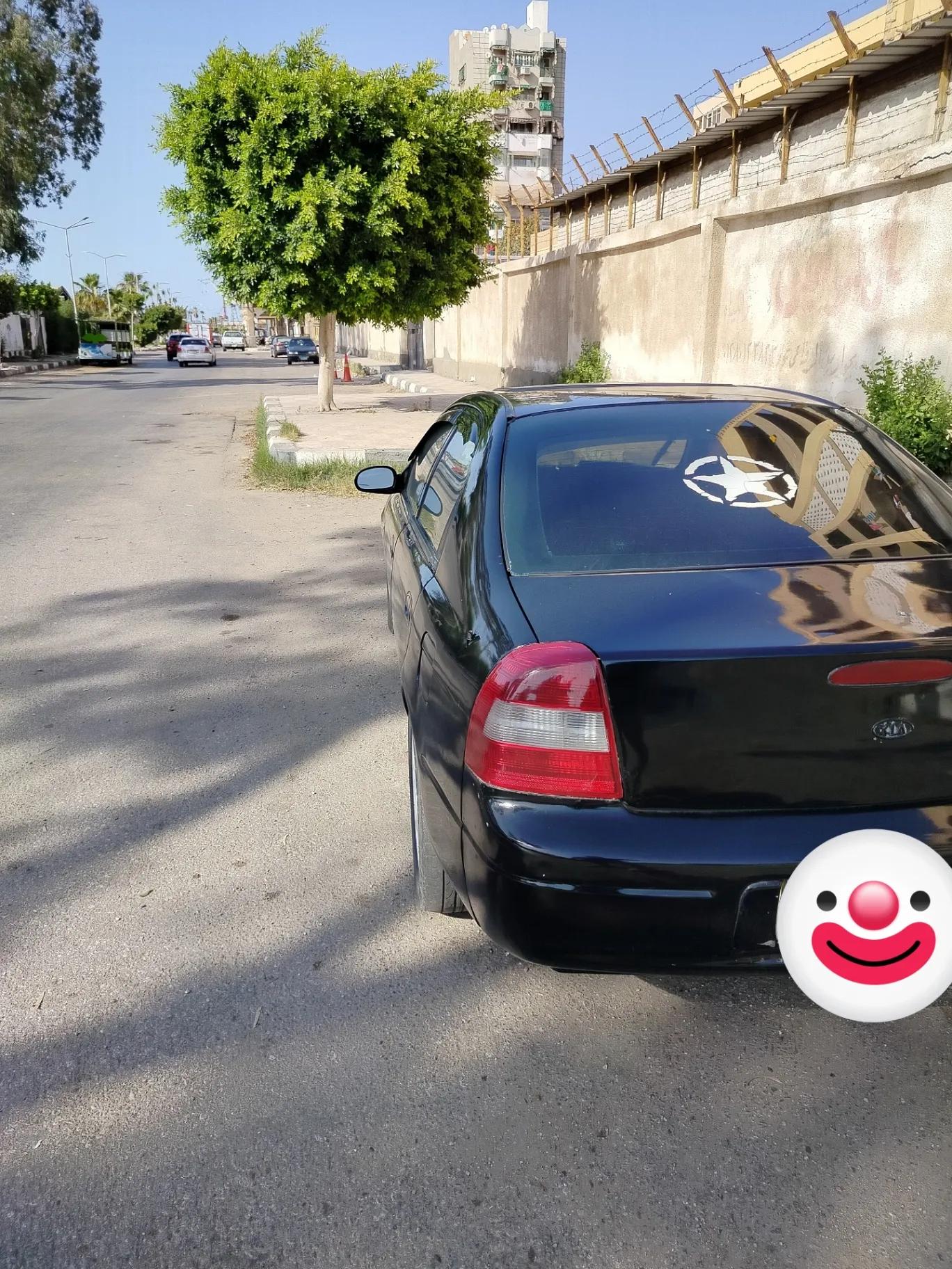 للبيع كيا شوما موديل ٢٠٠٠ كاملة فتحة سقف منوال