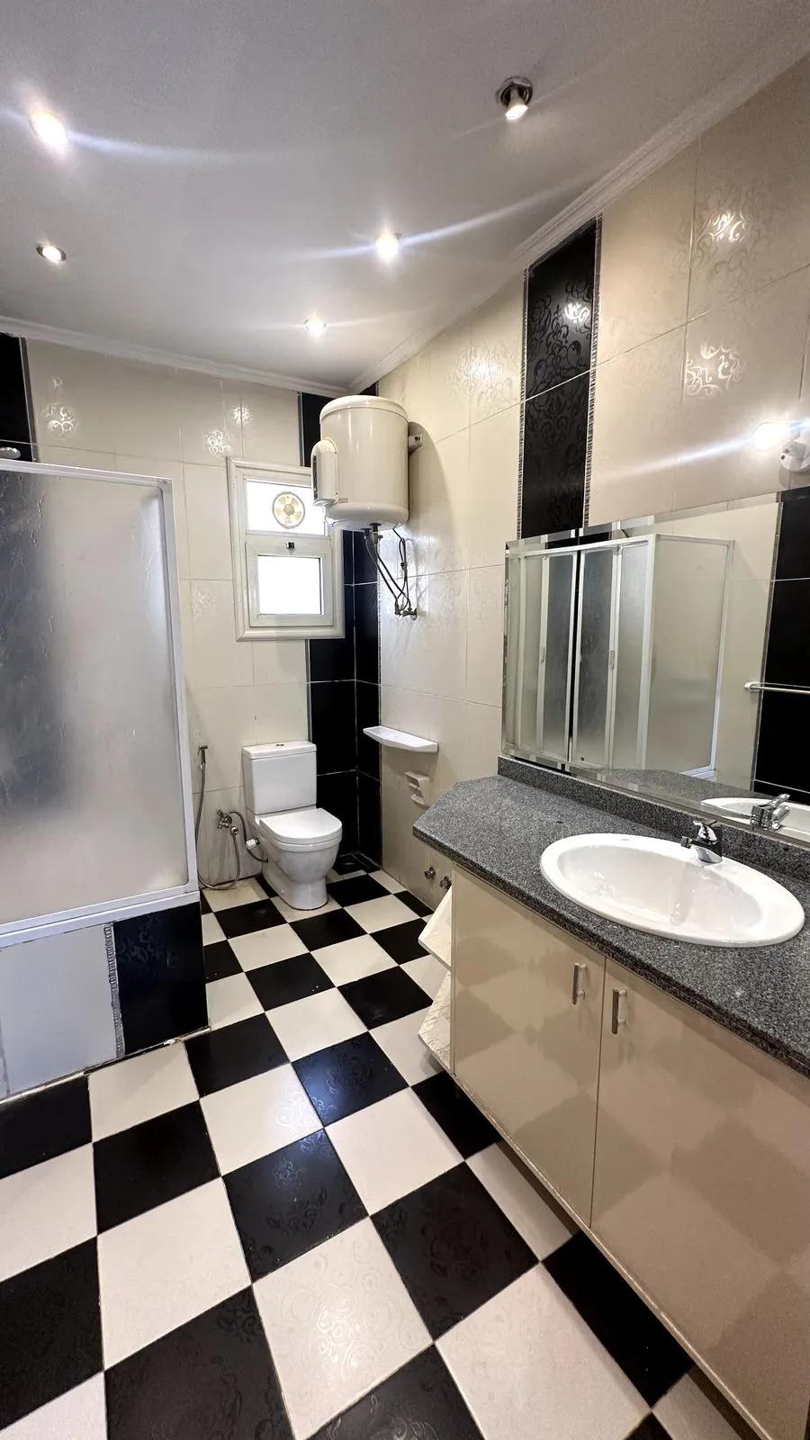 متاح للايجار فيلا في حي القصور الشيخ زايد