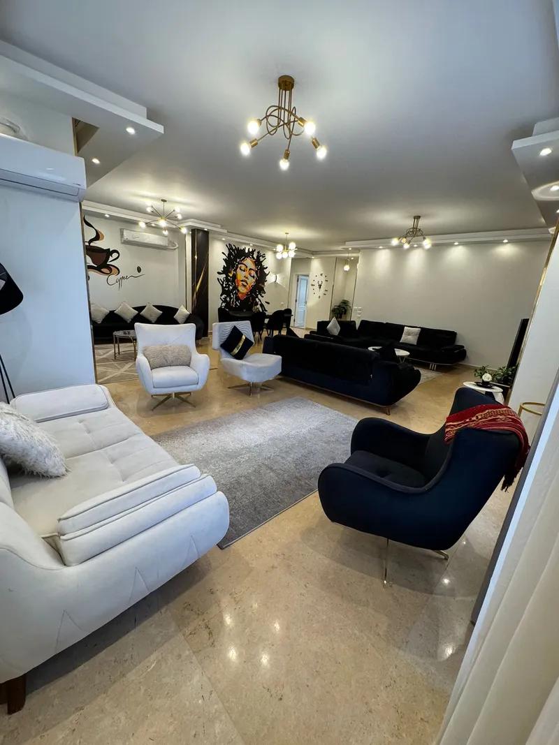 متاح للايجار شقه كمبوند الشيخ زايد