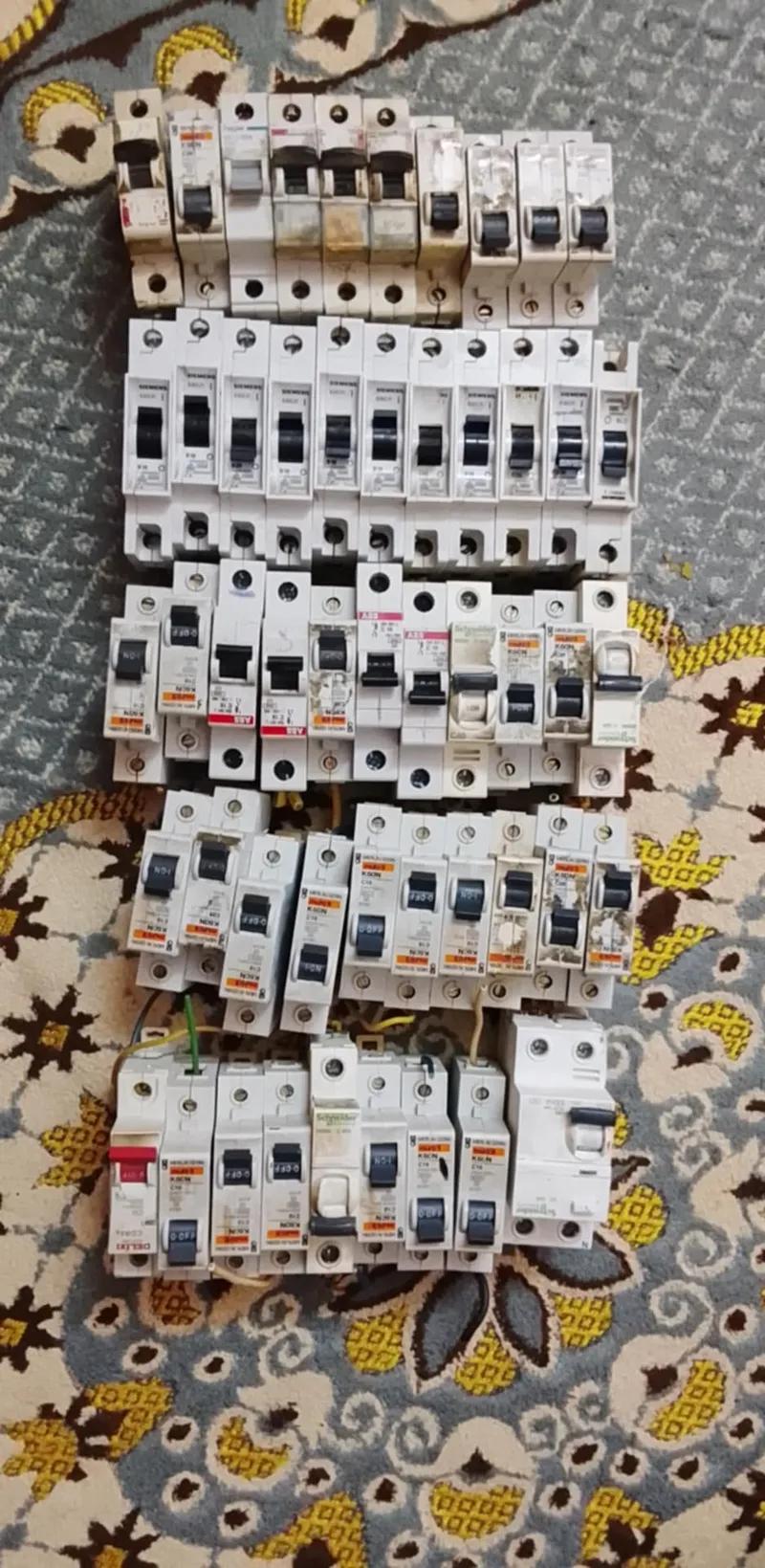 مفاتيح لوحه كهرباء مستعملين في السيدة زينب, القاهرة - 3,500 EGP