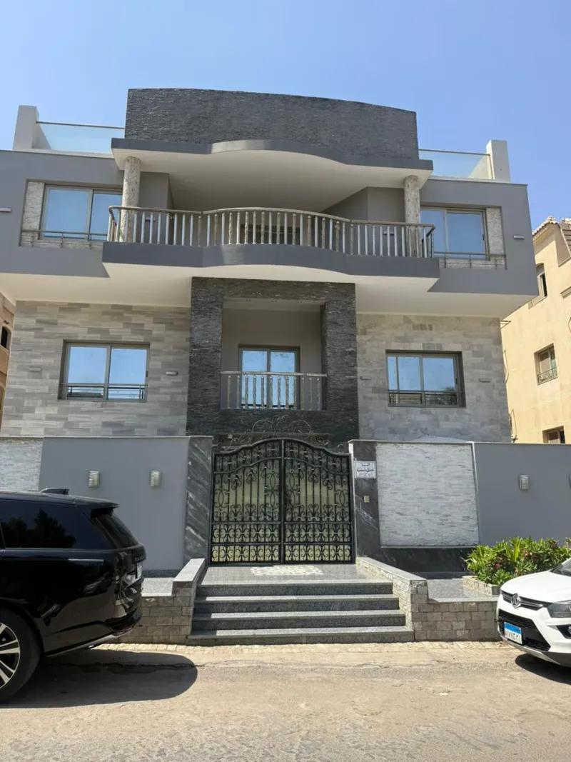 للبيع فيلا مميزة في التجمع الخامس