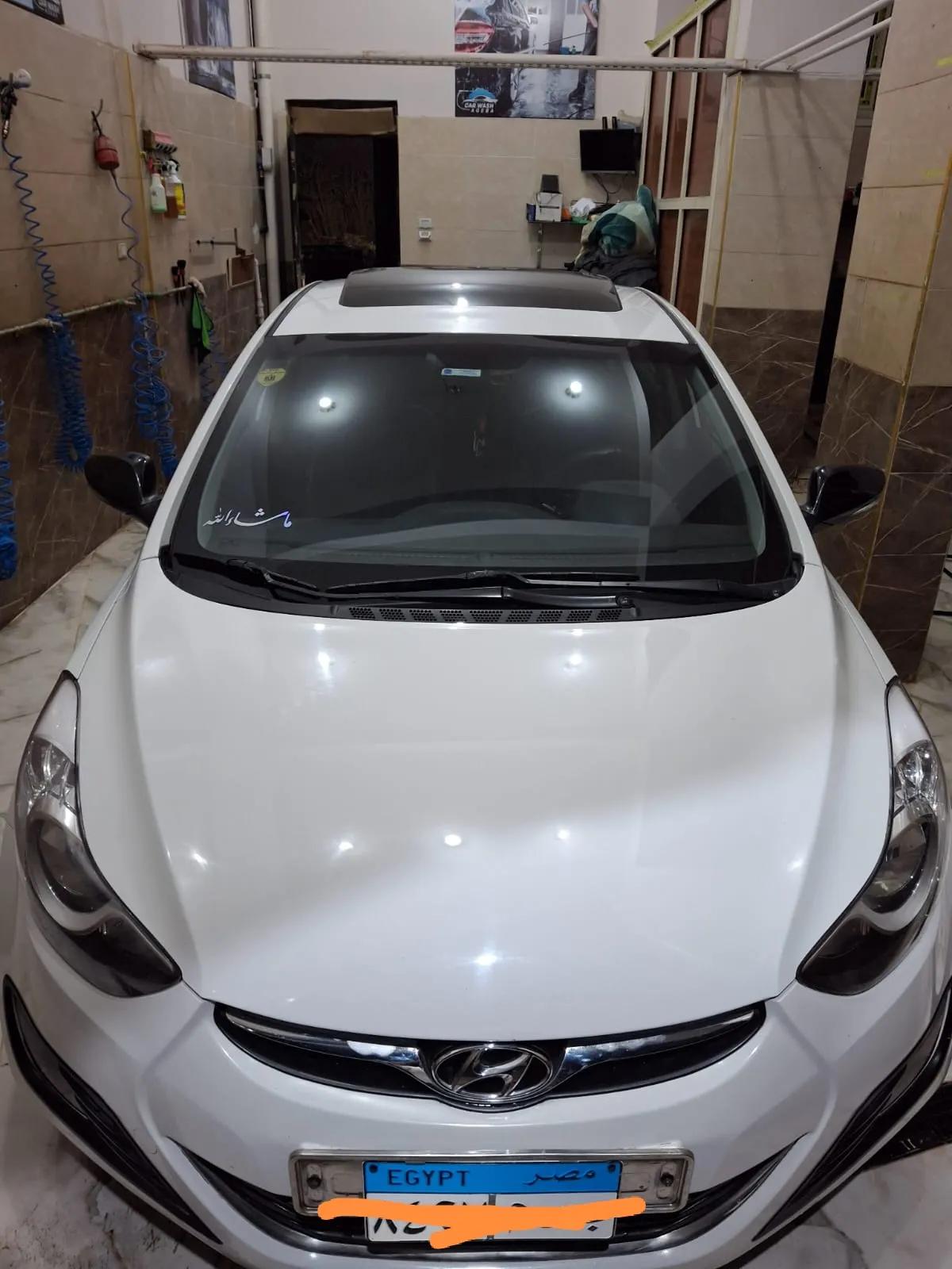 بيع سياره هيونداي افانتي 2012