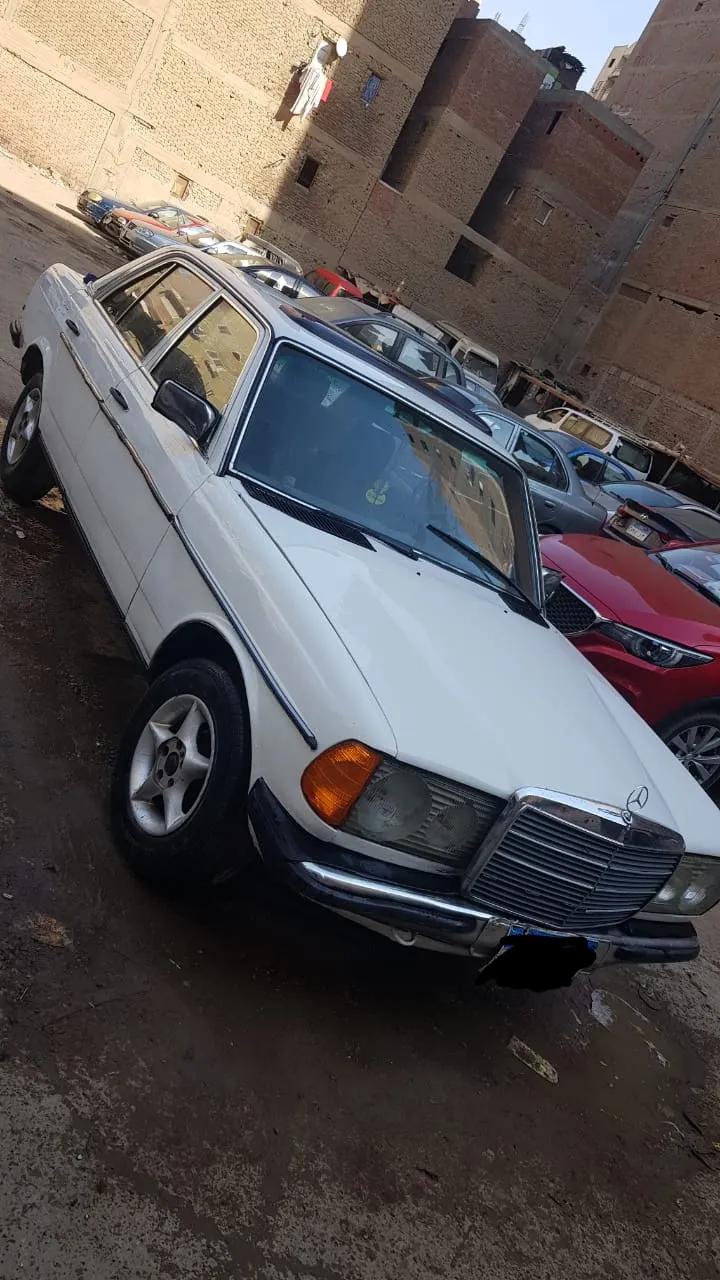 مرسيدس 200 موديل 1979 للبيع سريعا