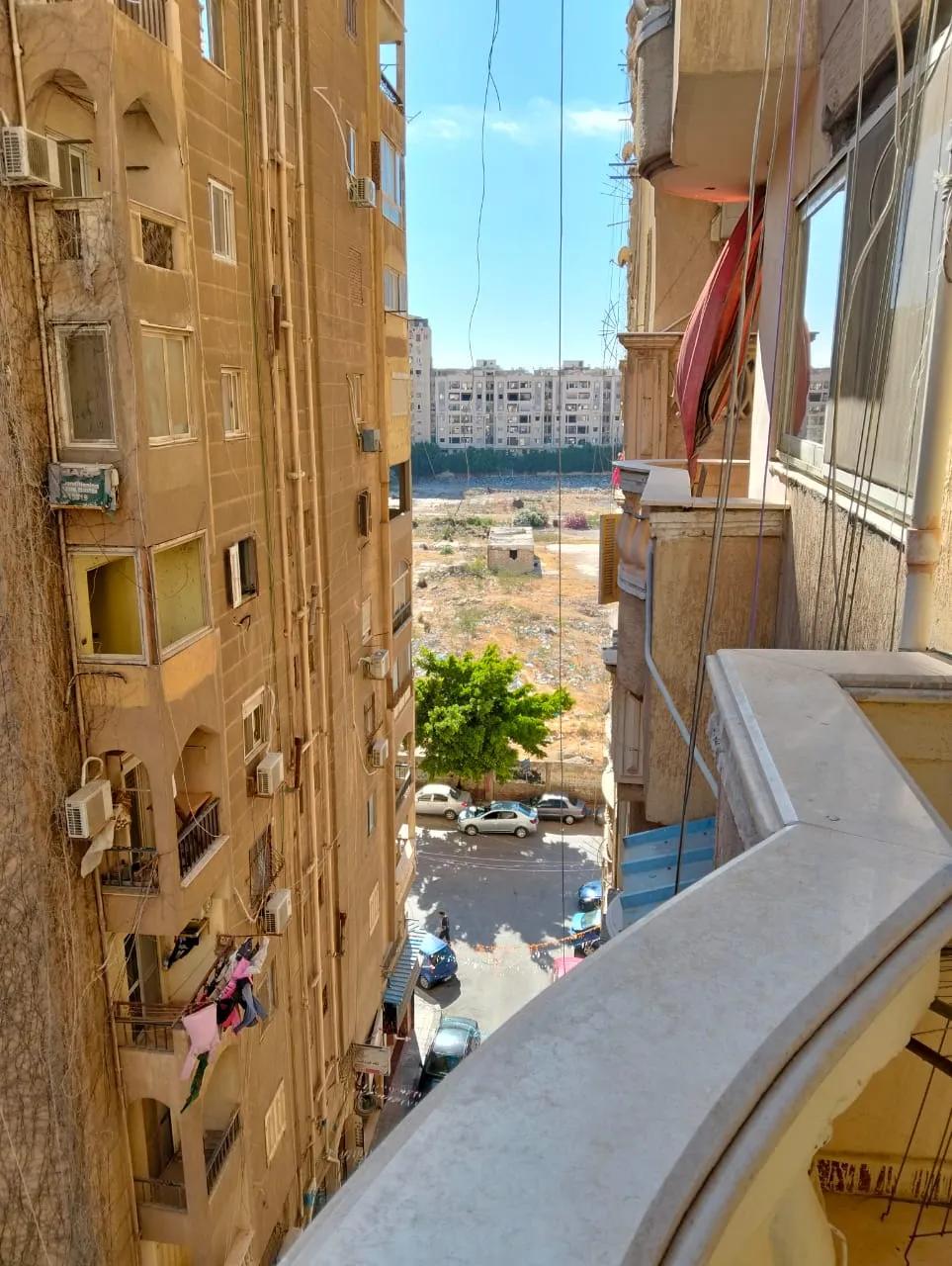 شقة بسموحة فى شارع النصر بسعر خيالى