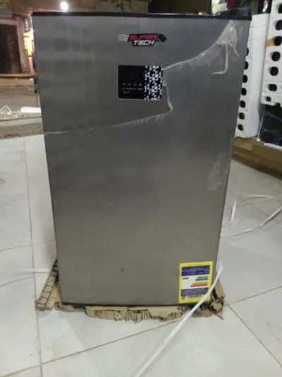 ميني بار (ثلاجة مكتب)يونيون اير ديجيتال فرز تاني بالكرتون وبالضمان٠ في فيصل, الجيزة - 6,600 EGP