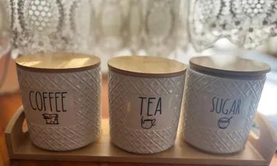 طقم برطمانات شاي - سكر - قهوة على صينية خشب في سموحة, الإسكندرية - 550 EGP