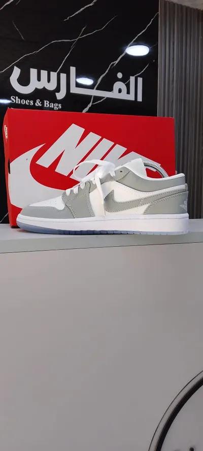 كوتشى Air Jordan فلات جراى للرجال في مدينة الإسماعيلية, الإسماعيلية - 1,250 EGP