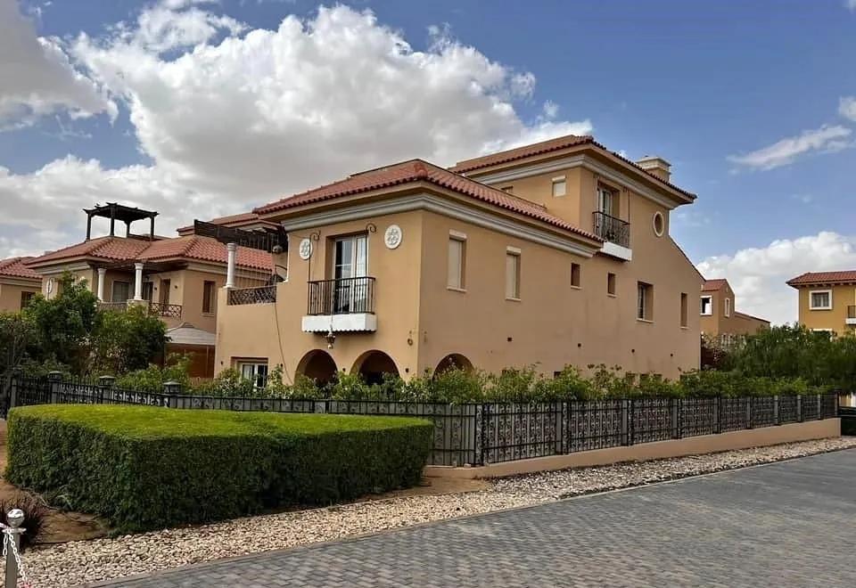 بخصم 54% فيلا بجاردن للبيع ف كمبوند سراي سور بسور مع مدينتني بفيو بحري