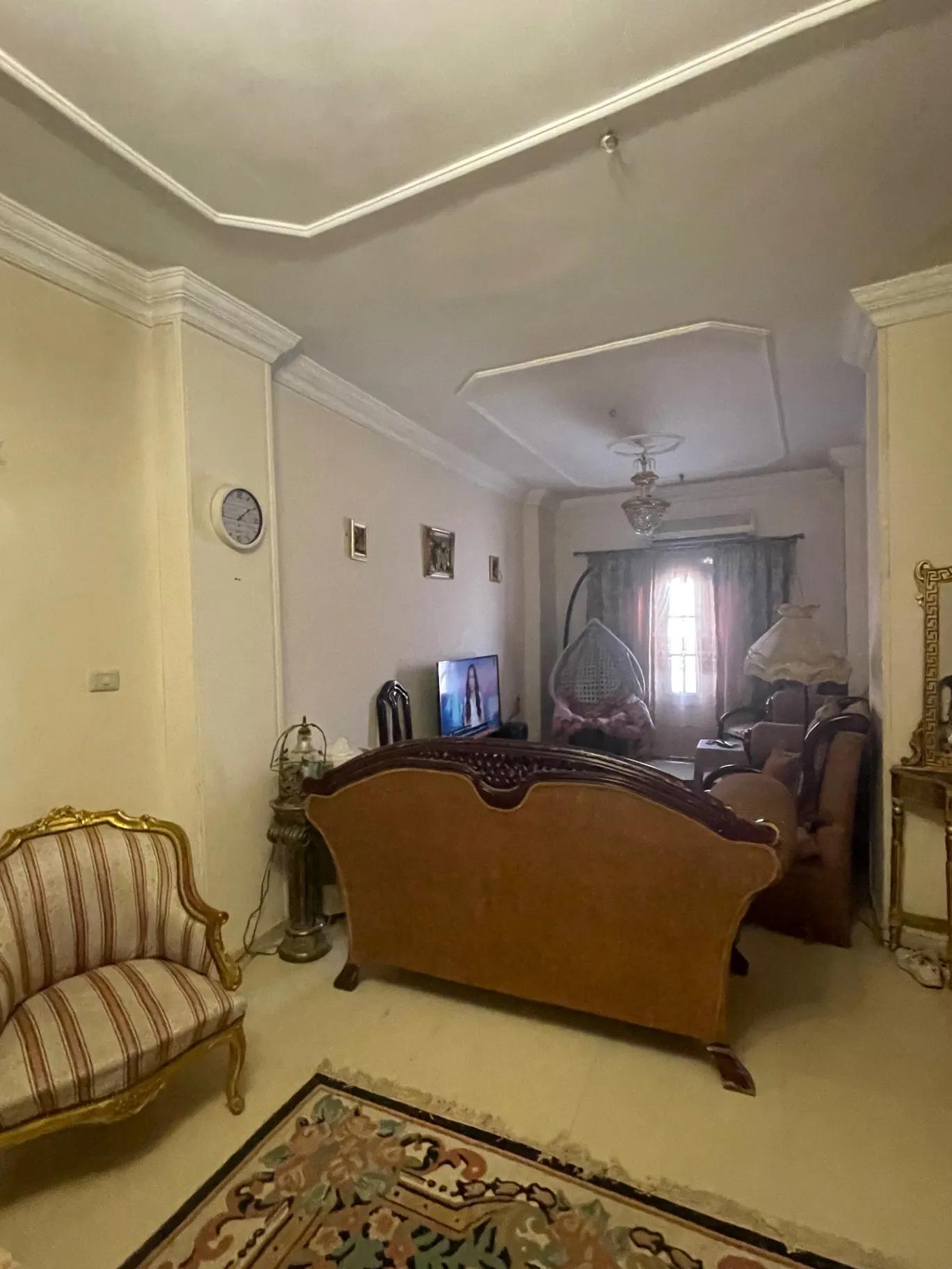 شقه للبيع في المحله الكبري