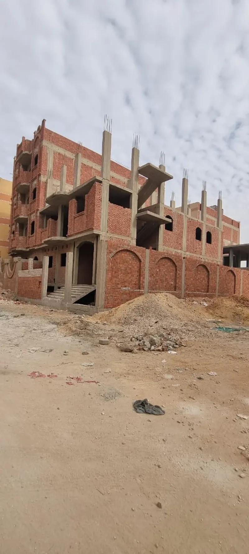 عمارة سكنية للبيع في العاشر من رمضان